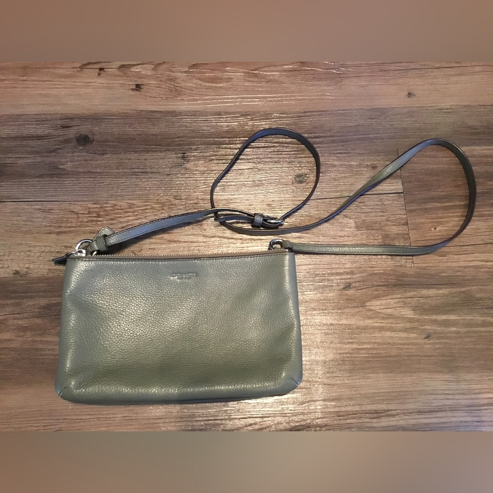 Crossbody purse